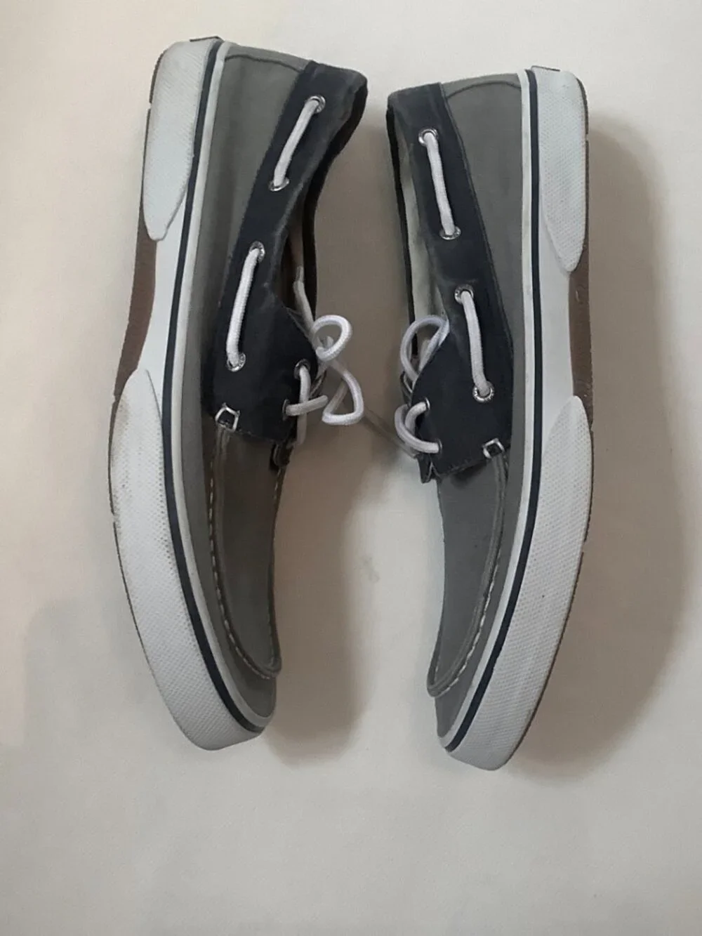 Mens Sneakers Slip On Memory Foam Sz 13M Sperry Gray / White